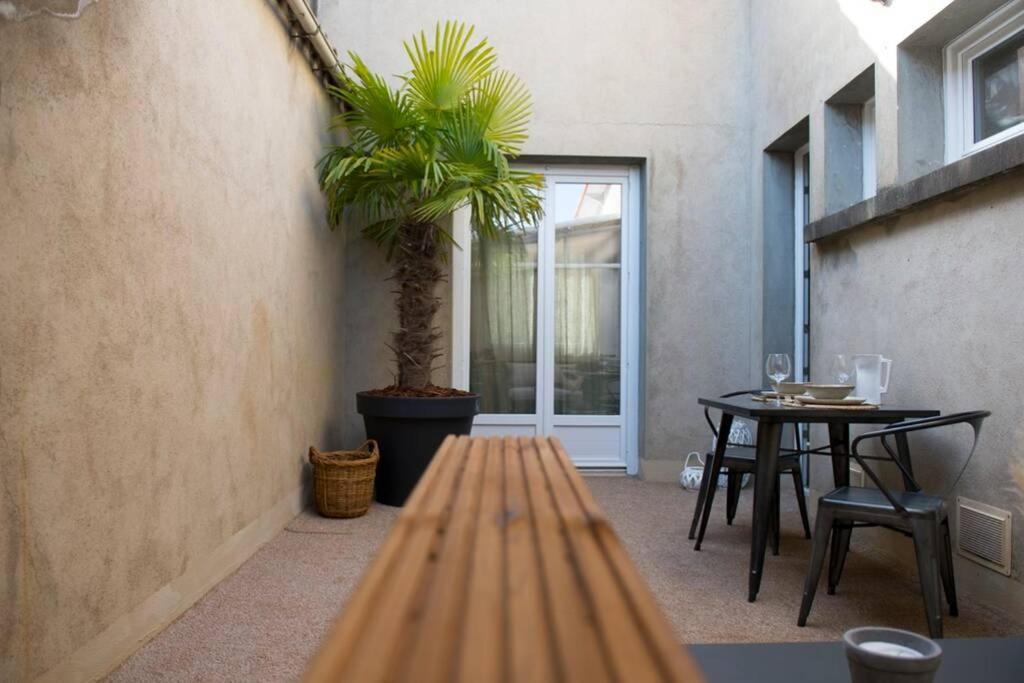 L'Etage Et Son Patio Apartamento Ruelle-sur-Touvre Exterior foto